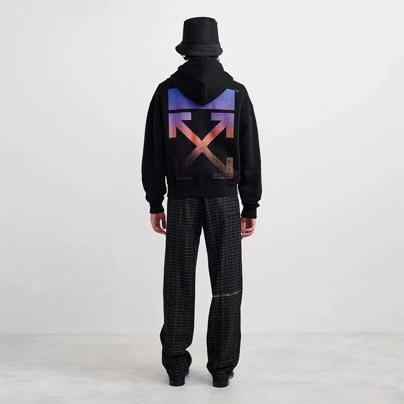 ♻️💯Upper body reference model picture❤️Top tested version 2022SS new spring and summer OFF WHITE blurred color gradient frosted arrow pure cotton OW male and female couple star same style autumn and winter pure cotton hoodie sweatshirt. The printing adopts screen printing technology, and 5 sets of screen printing are made of contrasting colors. The first set of white glue is used as base, the second is blue, the third is purple, the fourth is orange, and the fifth is yellow, plus authentic one-to-one craftsmanship restoration. Refuse to use misprinting technology to replace the visual effect of gradient colors. Create a gradient frosted texture. The printing is visually matte, and the feel is also matte. It feels gritty to the touch. And the printing can be pulled apart. Customized collar watch, washed, hang tag. To distinguish the market, use 19 bids instead of 20 bids. The fabric is made of 480g large fish scale pure cotton terry fabric, which is full of drape.  Color: Black Size: XS-L P:390